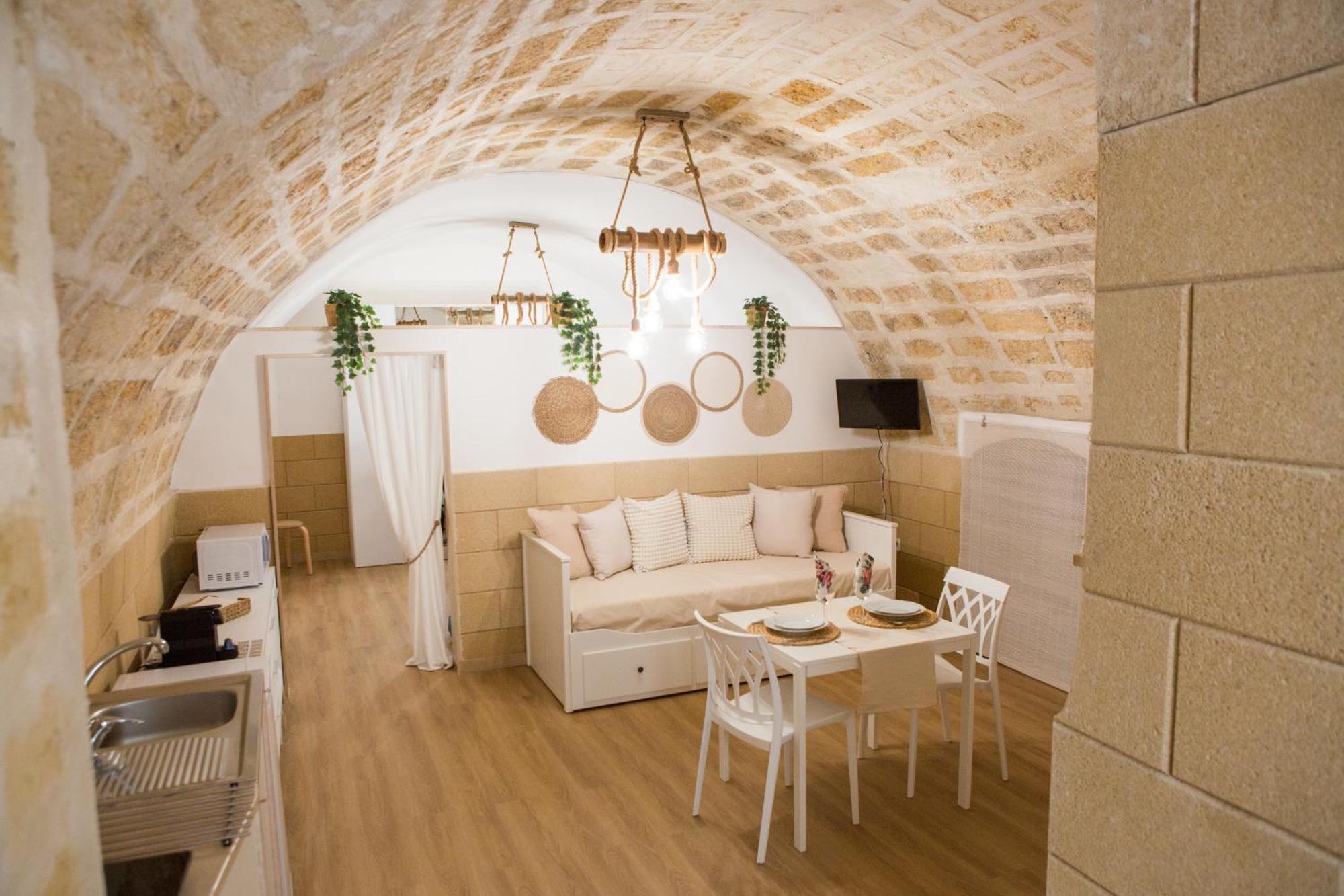 Apartment Adelphos *